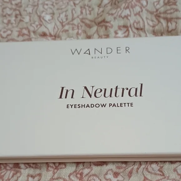 Wander Beauty Neutral Tones Eyeshadow Palette - Picture 4 of 4